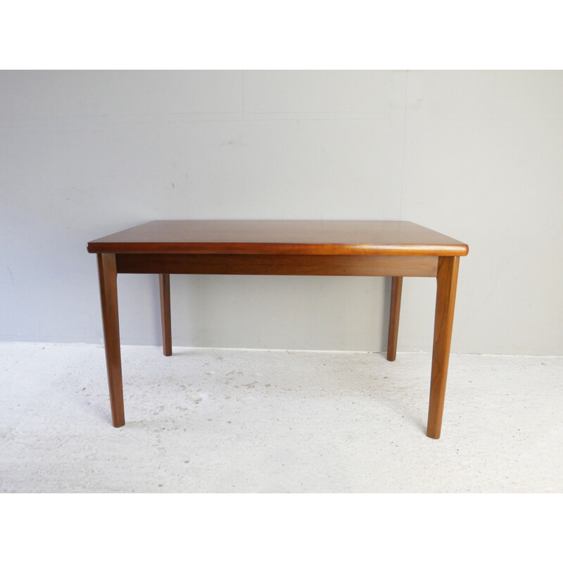 Mid century modern Danish extending draw leaf dining table by AM Mobler, 1960s