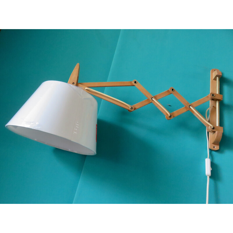 Vintage articulated wall lamp in light oak, Denmark 1970