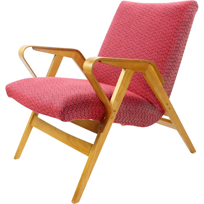 Fauteuil vintage en tissu rose et bois de chêne par Tatra, Tchécoslovaquie 1960