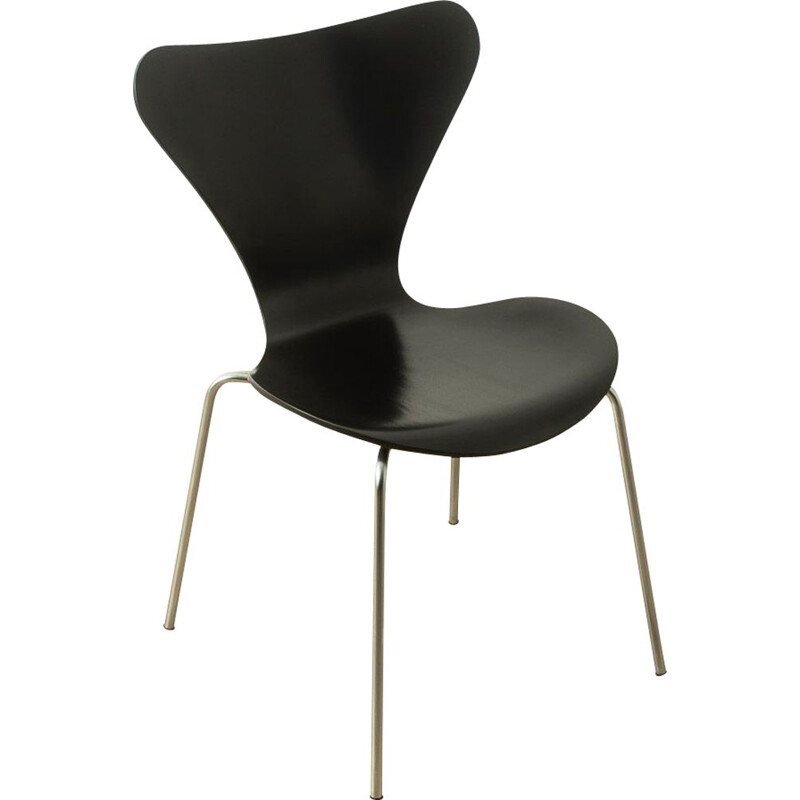 Mid-century of 2 dining chairs Model 3107 by Arne Jacobsen for Fritz Hansen