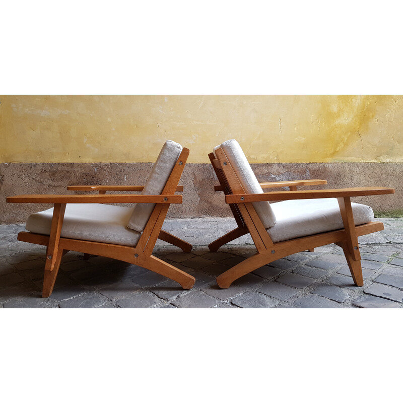 Pair of armchairs "GE-375" in oak, Hans J. WEGNER - 1960s