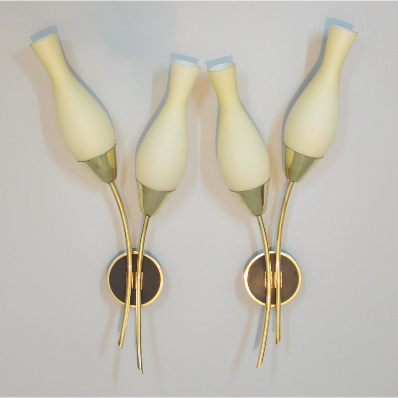Pair of Italian Stilnovo wall lamps in brass and opaline glass - 1950s