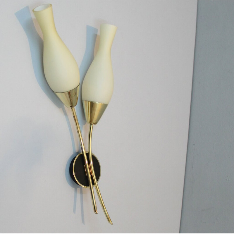 Pair of Italian Stilnovo wall lamps in brass and opaline glass - 1950s