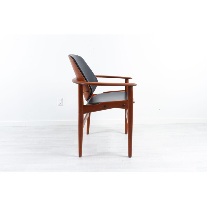 Fauteuil vintage en teck danois par Arne Hovmand-Olsen pour Jutex, 1960