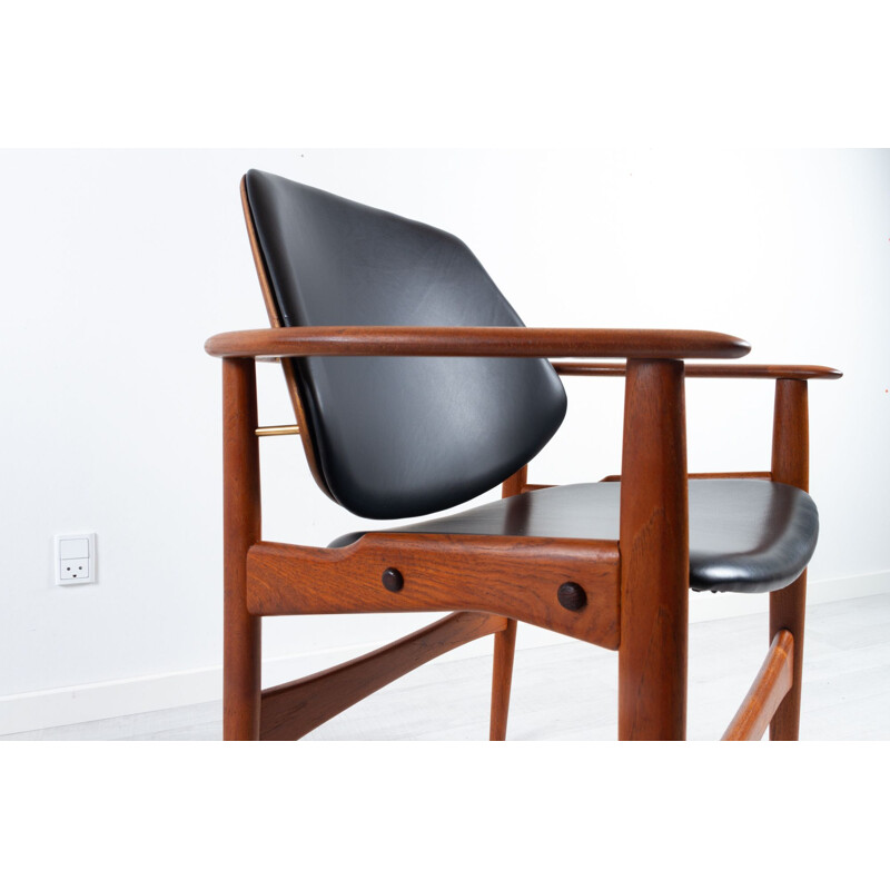 Poltrona danese vintage in teak di Arne Hovmand-Olsen per Jutex, 1960