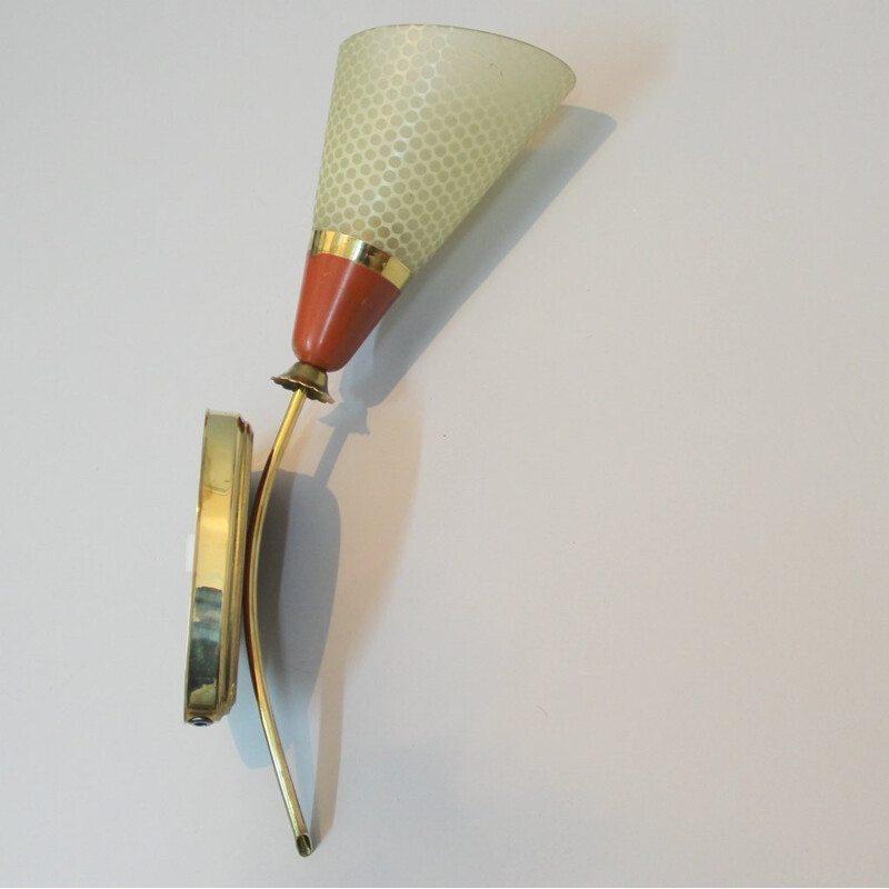 Mid-century French wall lamp in brass and glass - 1950s