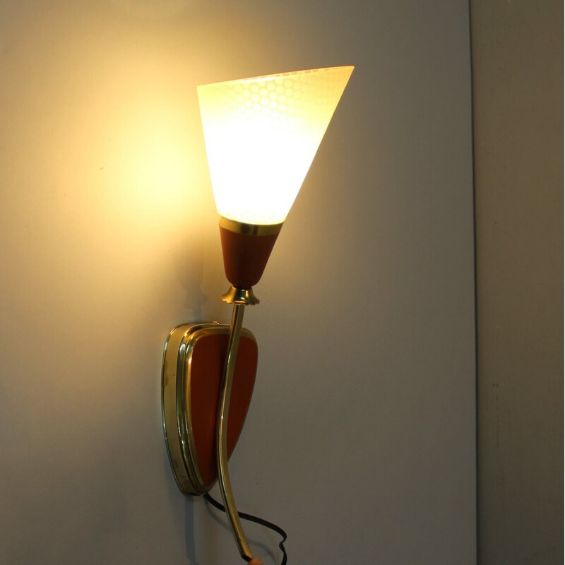 Mid-century French wall lamp in brass and glass - 1950s