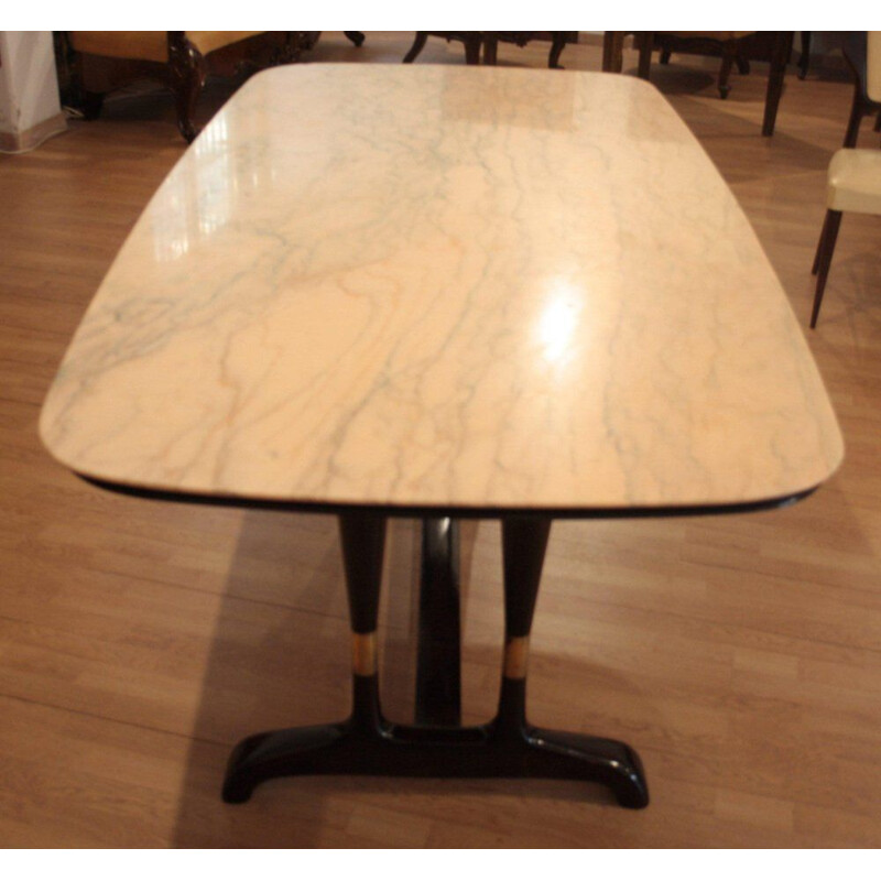 Table vintage en bois dur courbé et fini avec des détails en laiton de Vittorio Dassi, 1950