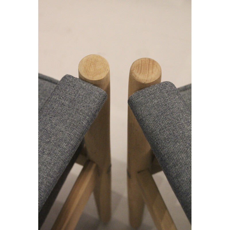 Pareja de sillones escandinavos vintage con tela azul y estructura de madera de haya