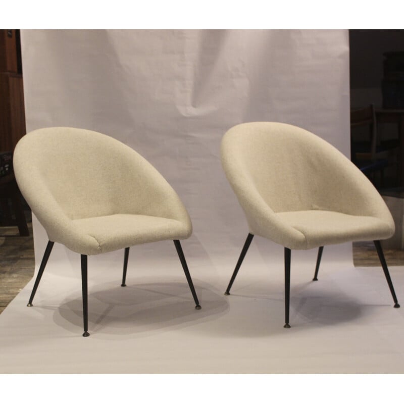 Paar vintage "Ewa" fauteuils in gebroken witte stof, Polen 1970