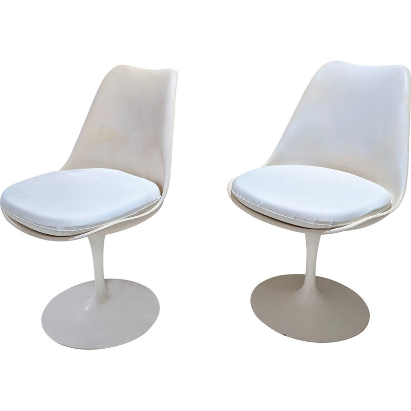 Paire de chaises vintage "Tulipe" pivotantes avec des coussins d'assises blanc par Eero Saarinen édition Knoll