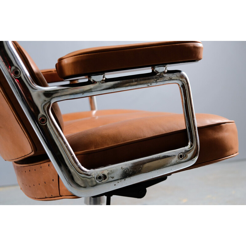 Vintage swivel chair with armrests by Ray & Charles Eames for Herman Miller, 1960s