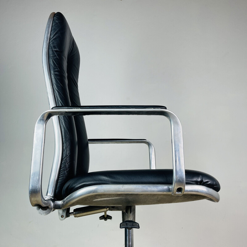 Mid-century chrome and black leather high-back office armchair Supporto by Frederick Scott for ICF Milano, 1980s