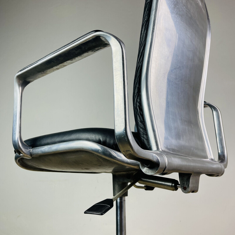 Mid-century chrome and black leather high-back office armchair Supporto by Frederick Scott for ICF Milano, 1980s