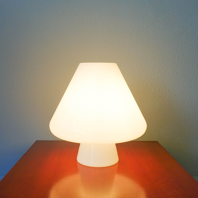 Lámpara de mesa vintage de cristal opalino Mushroom de Venini, Italia 1960