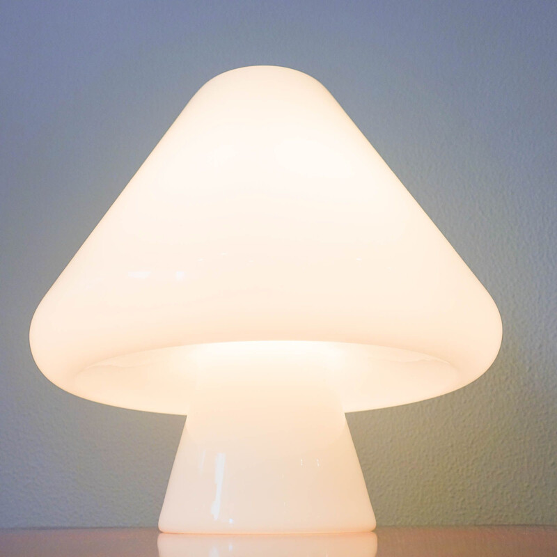 Lámpara de mesa vintage de cristal opalino Mushroom de Venini, Italia 1960