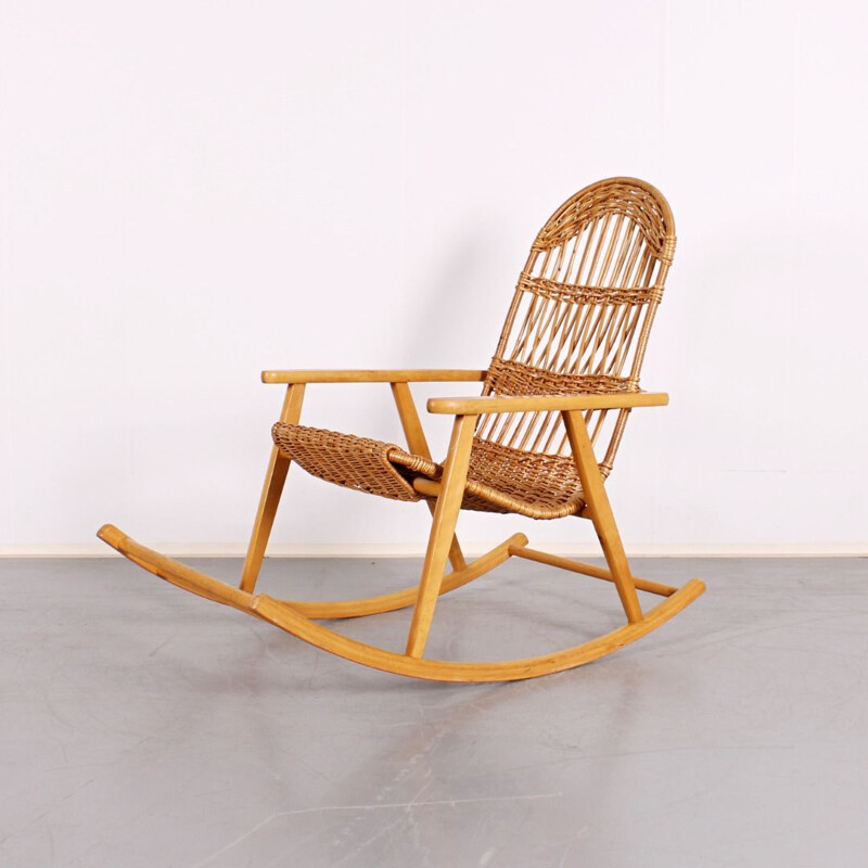 Vintage wood rocking chair by Úluv