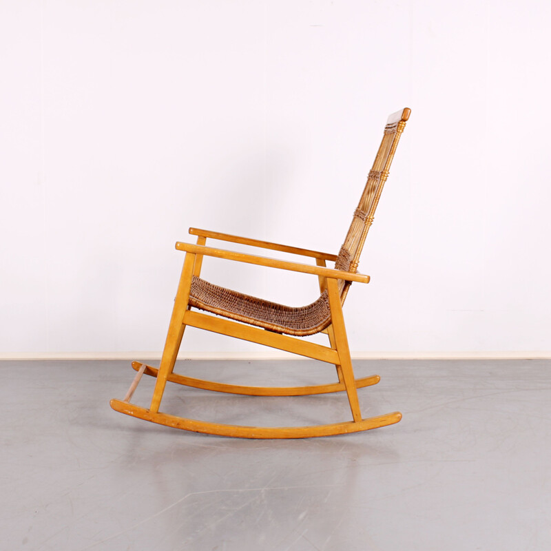 Chaise à bascule vintage par Úluv