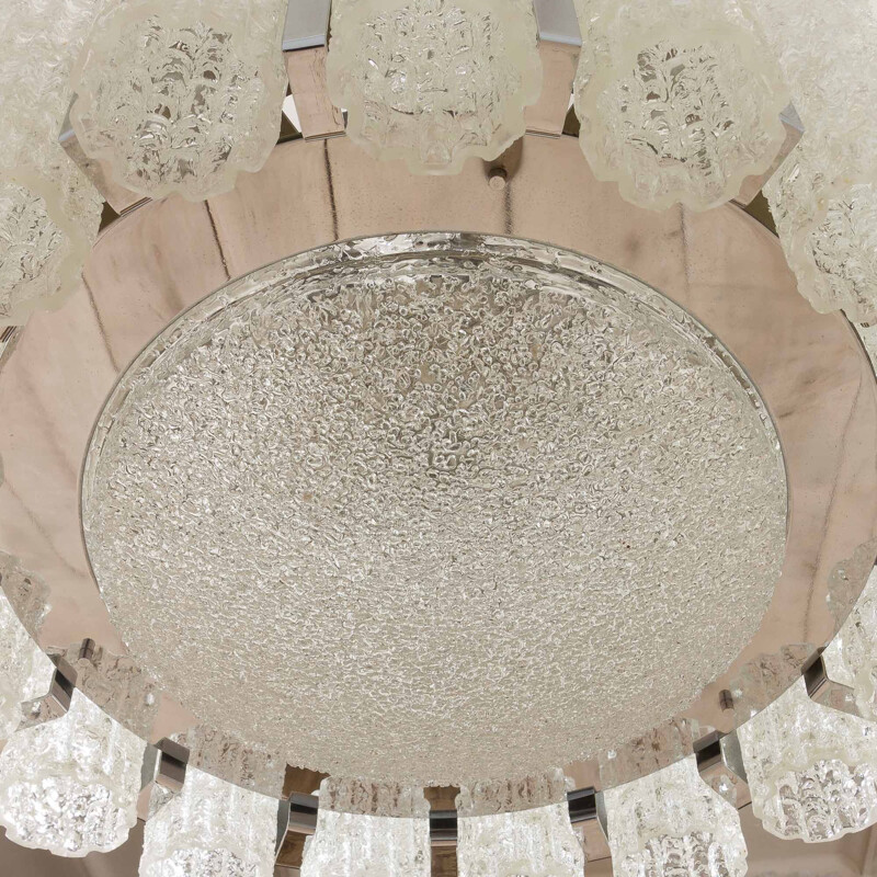 Vintage Murano glass chandelier with 17 frosted glass shades by Barovier and Tosso, Italy 1970s