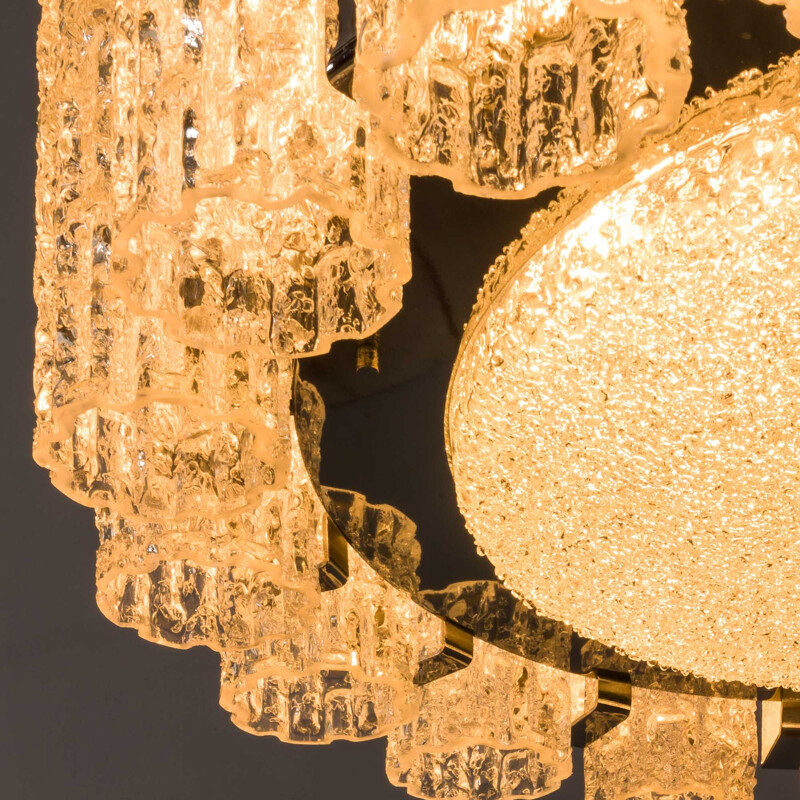 Vintage Murano glass chandelier with 17 frosted glass shades by Barovier and Tosso, Italy 1970s