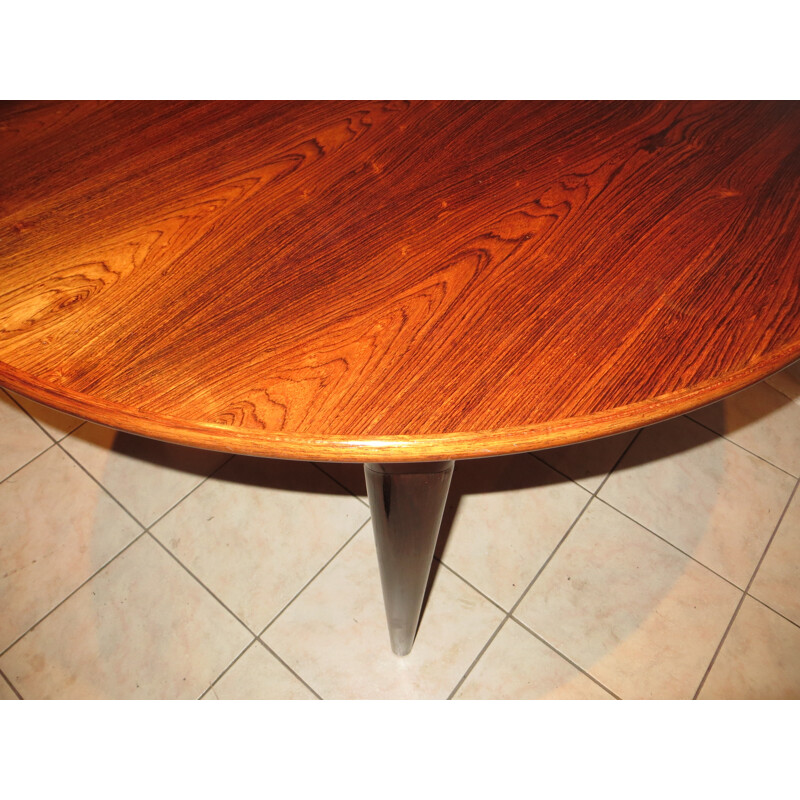 Large Scandinavian extendable table in Rio rosewood - 1960s