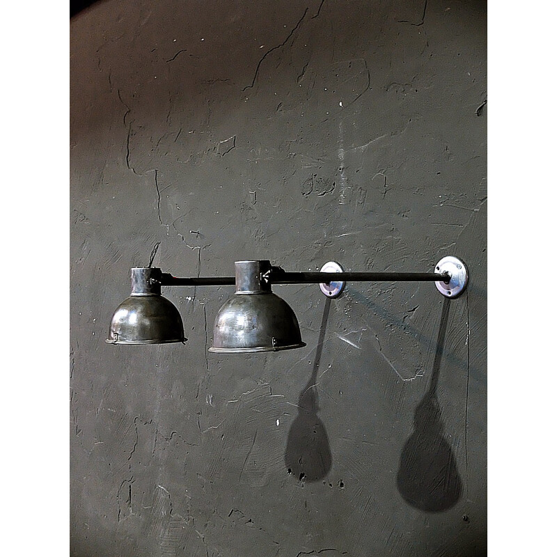 Vintage industrial sconce in metal - 1960