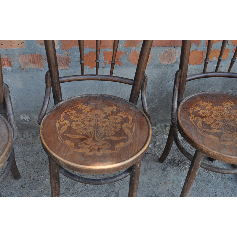 Set of 4 wooden chairs by Thonet, 1930