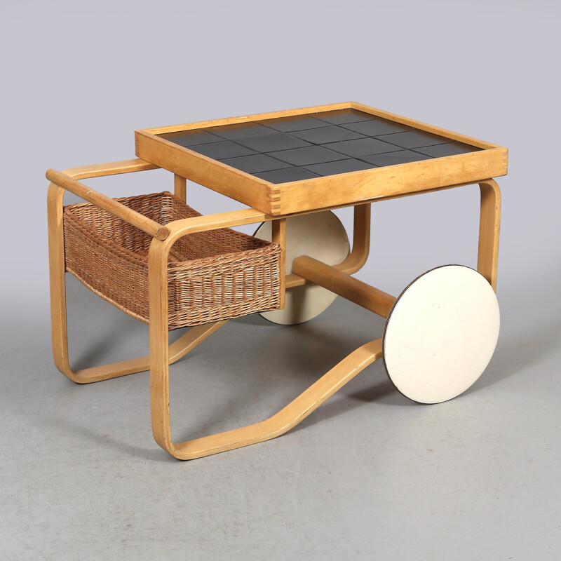 Vintage birch tea cart model 900 by Alvar Aalto for Huonekalu- ja rakennustyötehdas, 1937