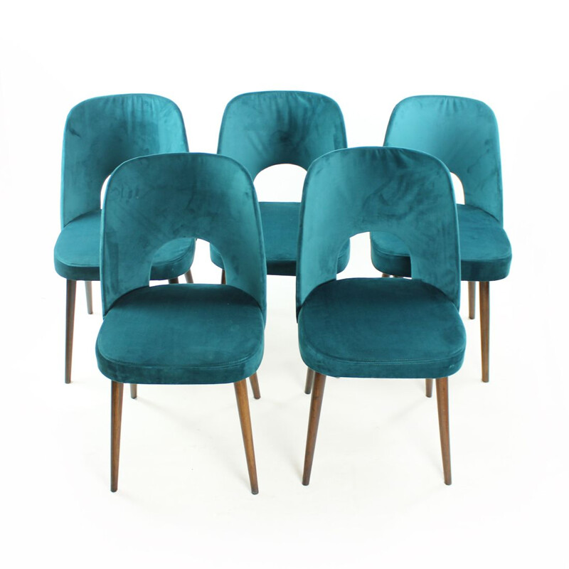 Conjunto de 5 cadeiras de veludo vintage de Oswald Haerdtl para Ton, Checoslováquia 1950