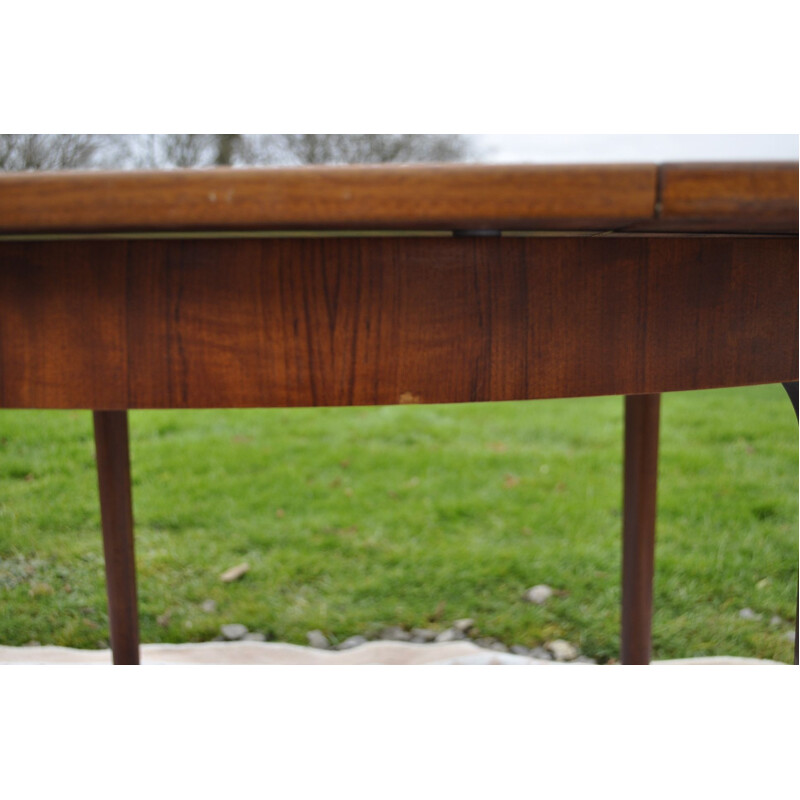 Table circulaire vintage en teck par A H McIntosh, Ecosse 1960