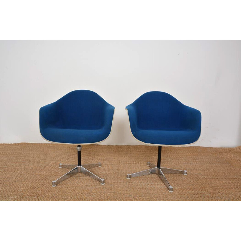 Pair of vintage swivel armchairs by Charles and Ray Eames for Herman Miller, 1960