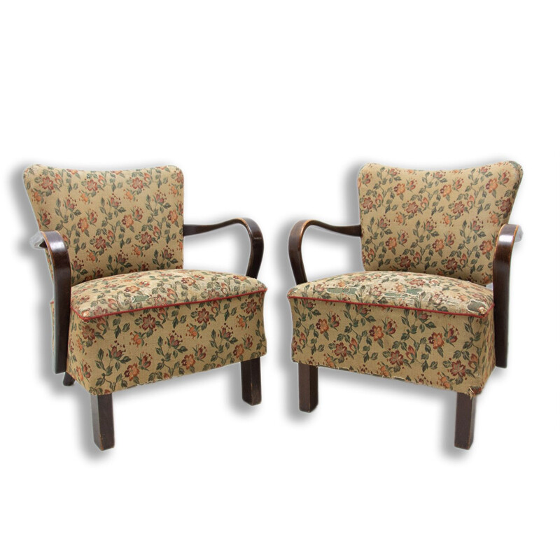 Pair of vintage "cocktail" beechwood armchairs and carpet by Jindřich Halabala for Up Závody, Czechoslovakia 1950