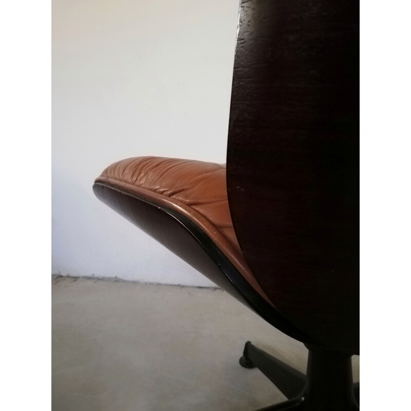 Vintage lederen fauteuil van Ico Parisi voor Mim