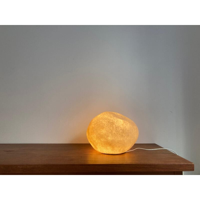 Lampe vintage en fibre de verre et poudre de marbre par André Cazenave