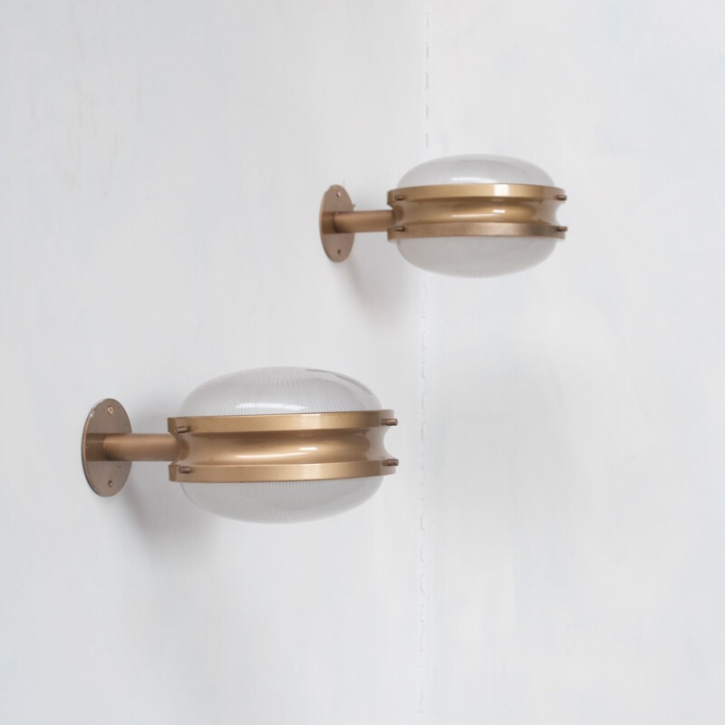 Pair of Gamma mid-century Italian wall lamps by Sergio Mazza for Artemide, 1960s