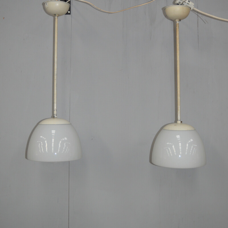 Paire de suspensions vintage en verre opaline par Gispen, Pays-Bas 1930