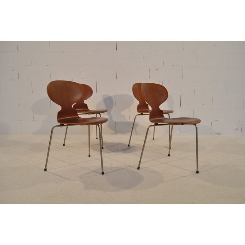 Set of 4 chairs "Ant", Arne JACOBSEN - 1950s