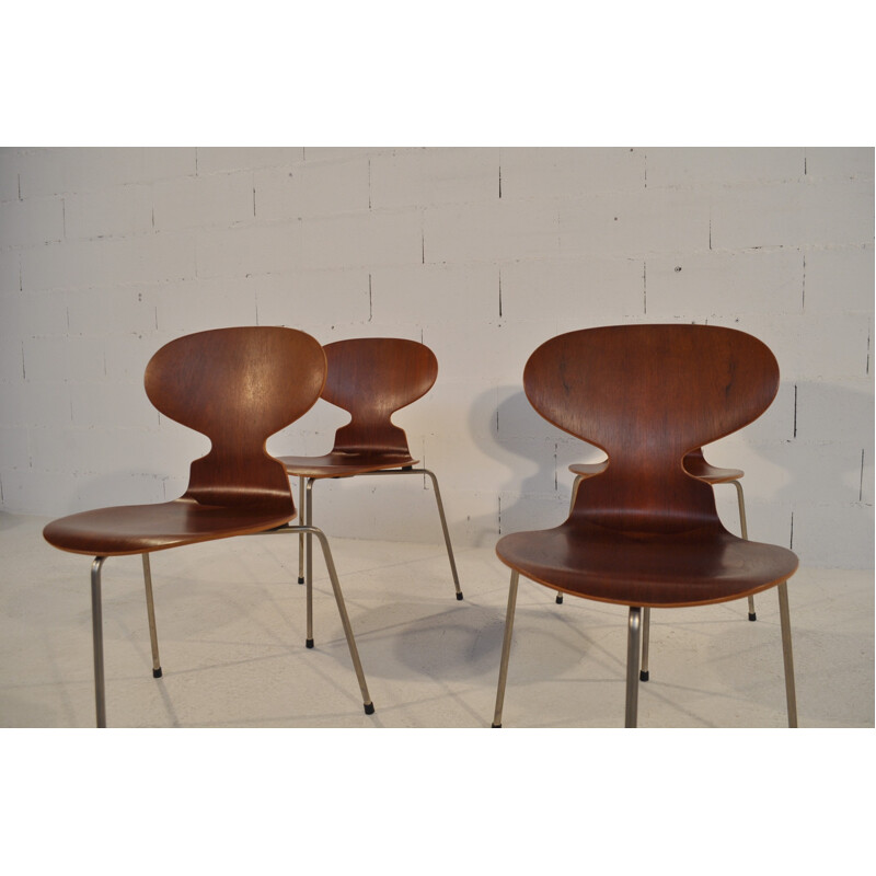 Set of 4 chairs "Ant", Arne JACOBSEN - 1950s