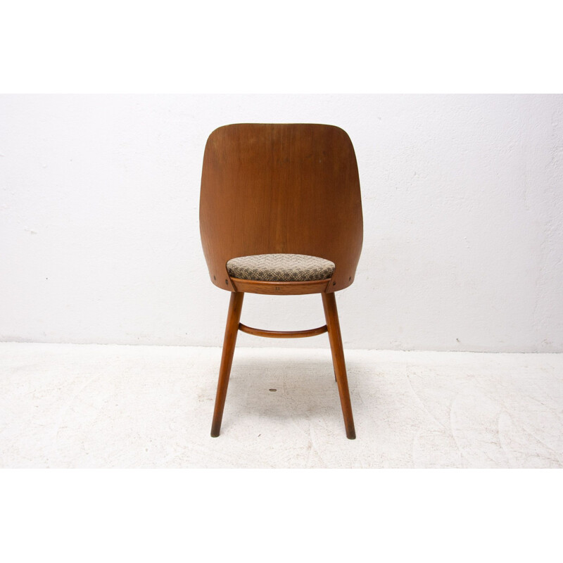 Pareja de sillas vintage de madera curvada de Radomír Hofman para Ton, Checoslovaquia 1960