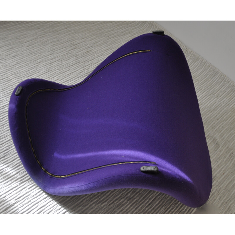 "Tongue" Artifort purple armchair, Pierre PAULIN - 1970s