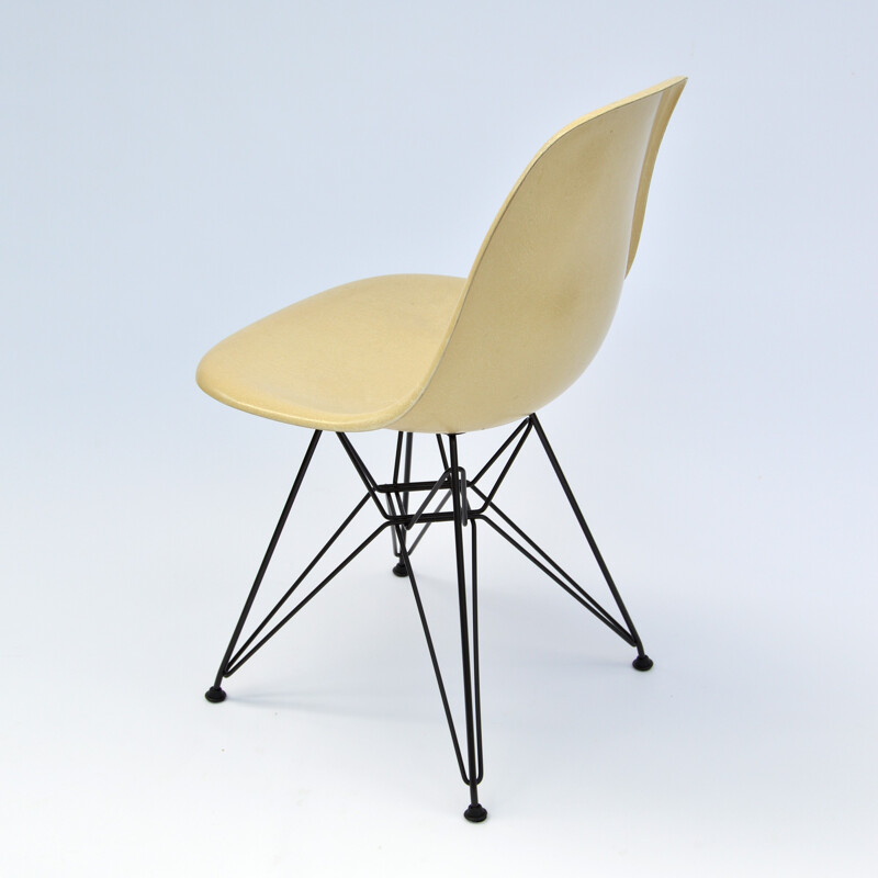 Chaise "DSR" Herman Miller en fibre de verre, Charles & Ray EAMES - 1960