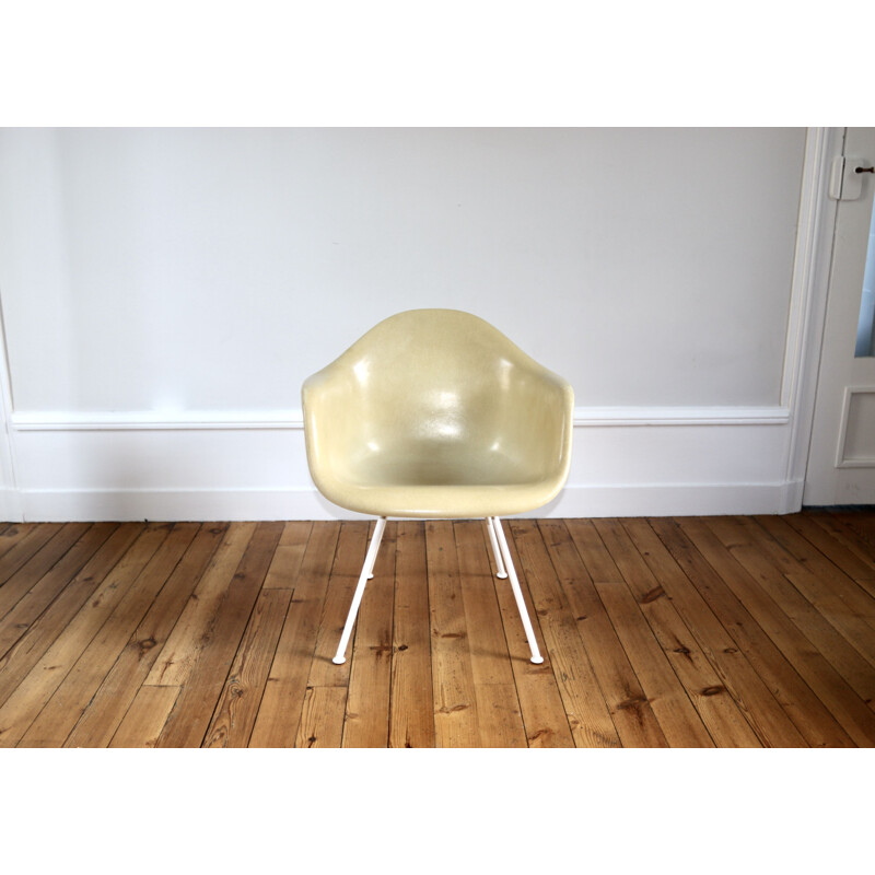 Vintage fiberglass armchair by Charles & Ray Eames, 1970