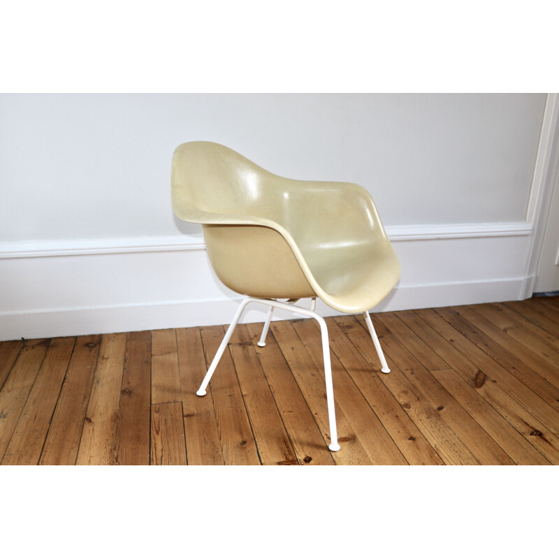 Vintage fiberglass armchair by Charles & Ray Eames, 1970