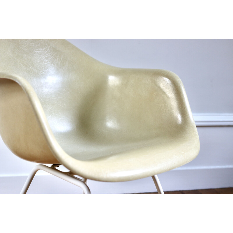 Vintage fiberglass armchair by Charles & Ray Eames, 1970