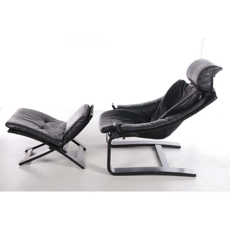 Vintage zwarte fauteuil en voetenbank van Ake Fribytter voor Nelo, Zweden 1970
