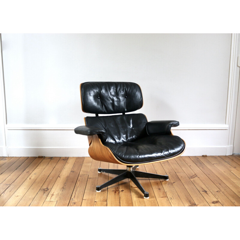 Mid-century lounge chair rosewood by Charles & Ray Eames, 1991s