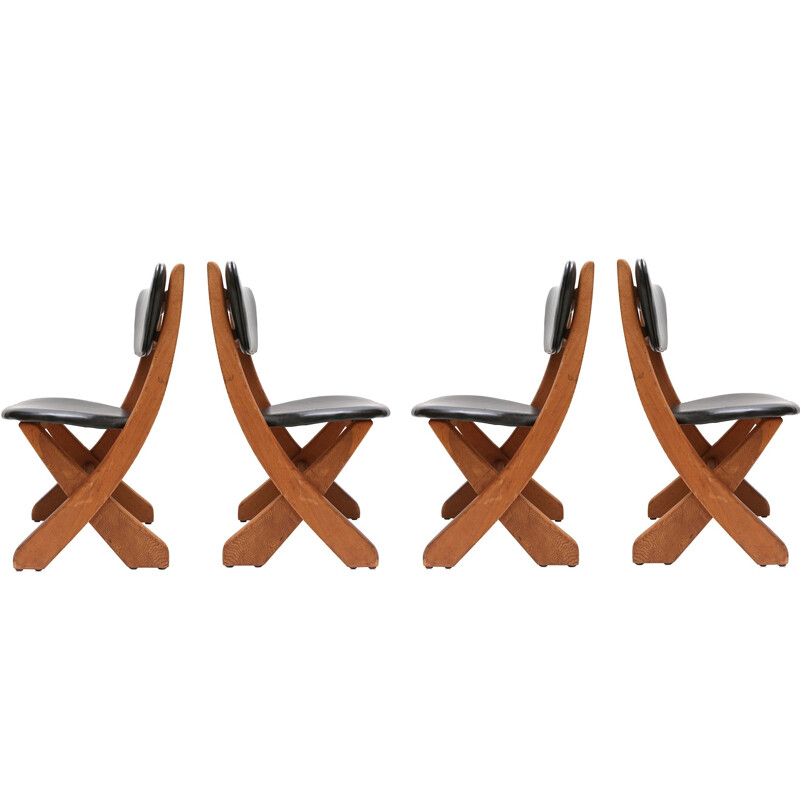 Ensemble de 4 chaises scandinaves en pin et cuir noir - 1960