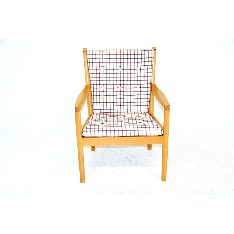 Vintage beechwood armchair by Hans Wegner for Fritz Hansen, 1980