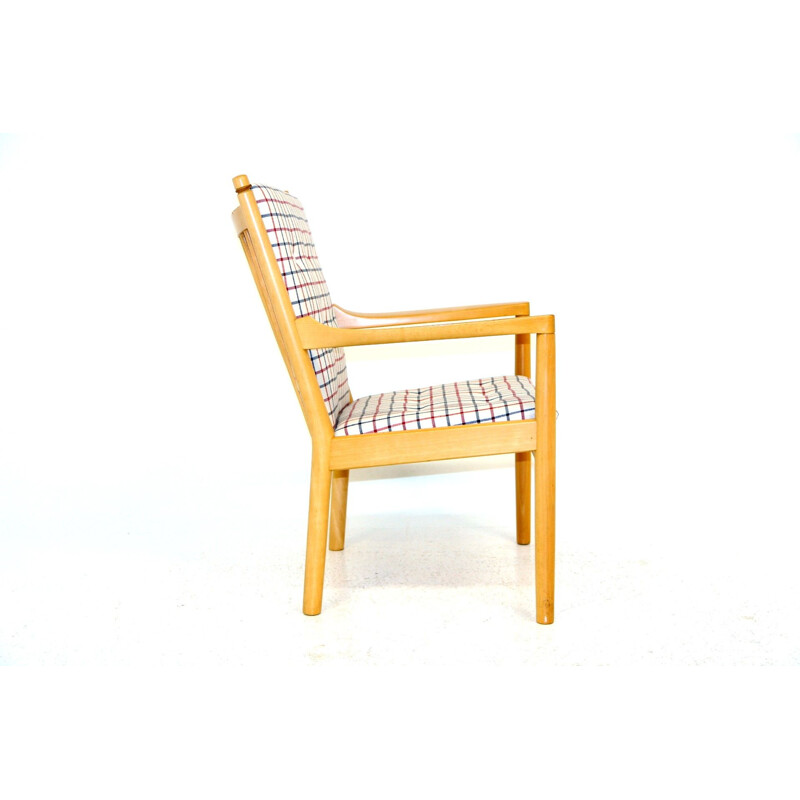 Vintage beechwood armchair by Hans Wegner for Fritz Hansen, 1980