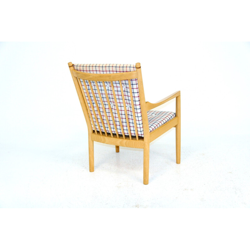 Vintage beechwood armchair by Hans Wegner for Fritz Hansen, 1980